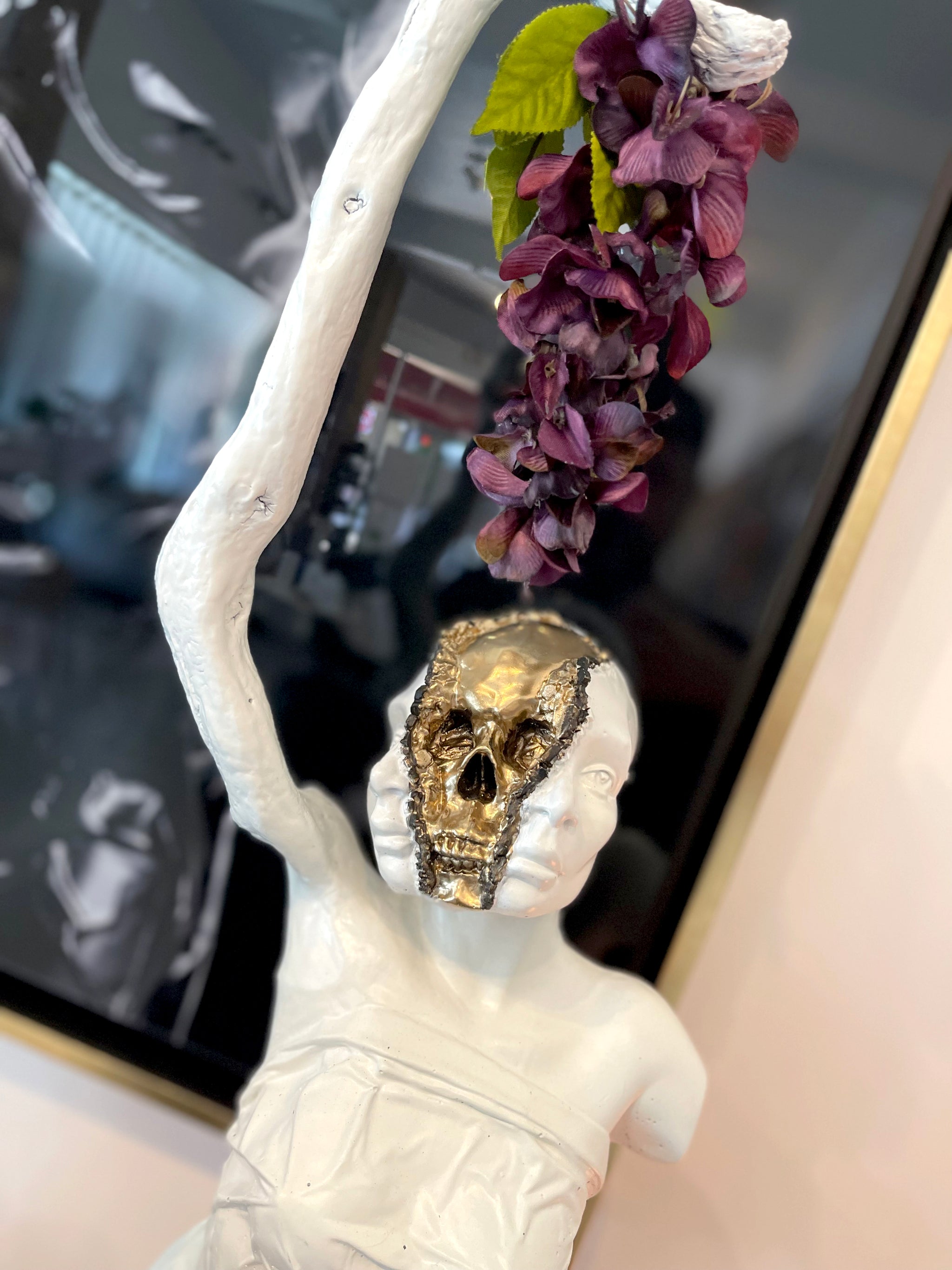 Shedding Layers 28" - Wisteria (wht/purp)